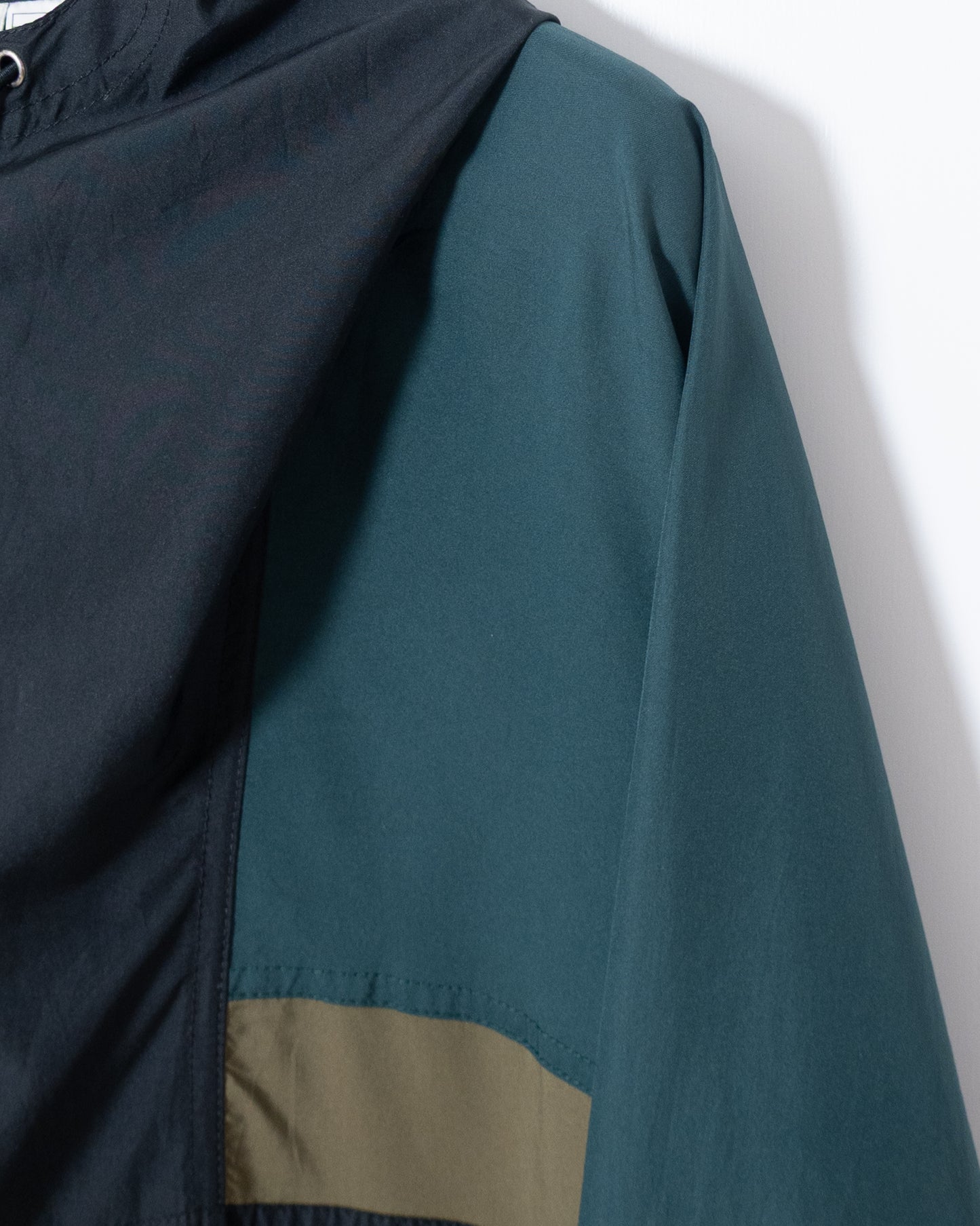 "NIKE ACG" anorak hooded jacket