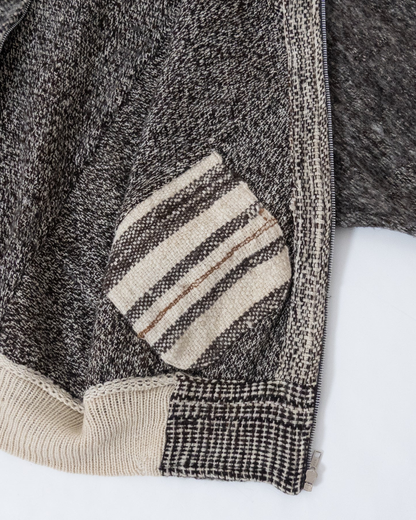 Dolman sleeve panel switch wool knit blouson