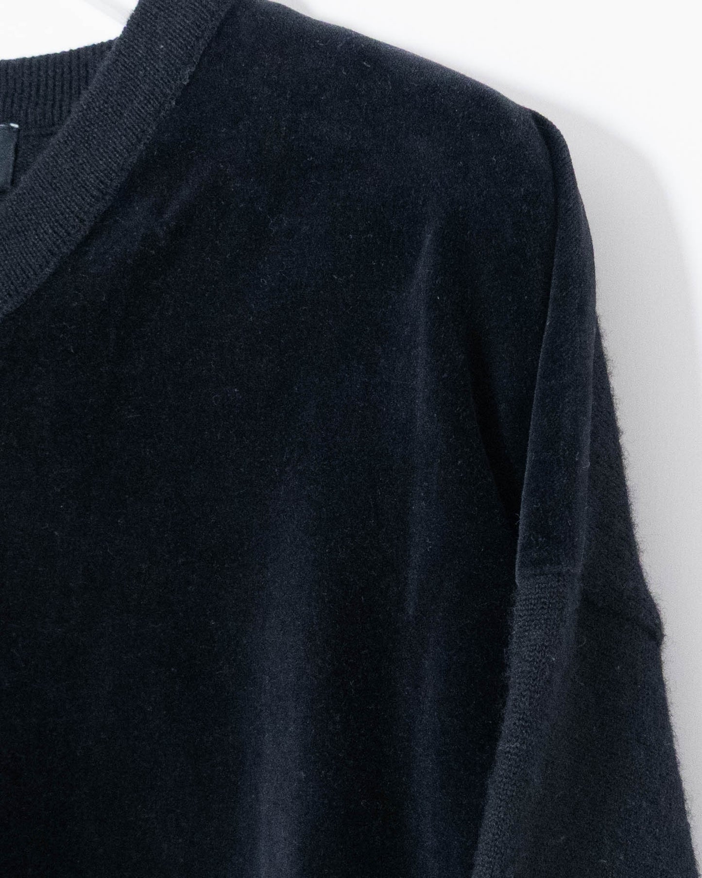 "Sean John" v-neck velour paneled knit sweater