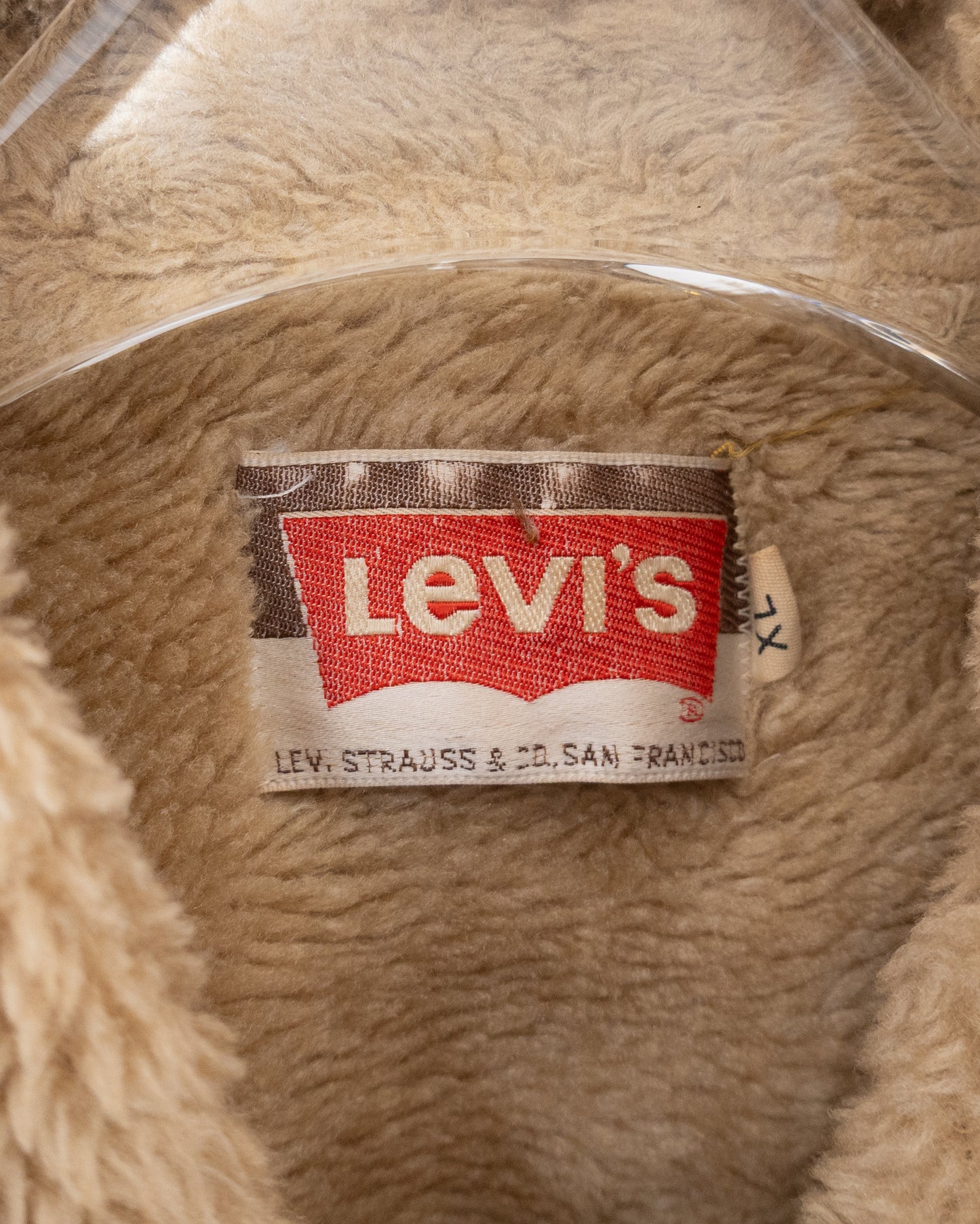 Vintage “Levi’s” faux shearling collar corduroy jacket