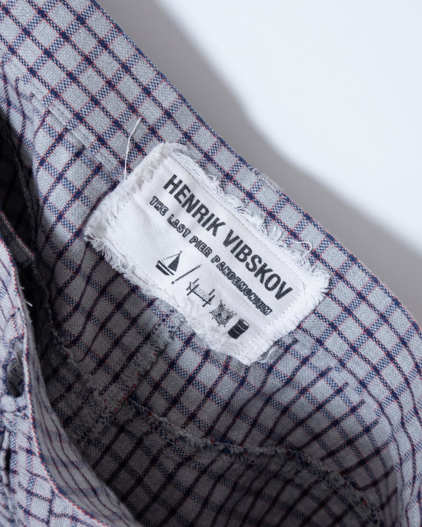 “HENRIK VIBSKOV” drop-crotch shorts