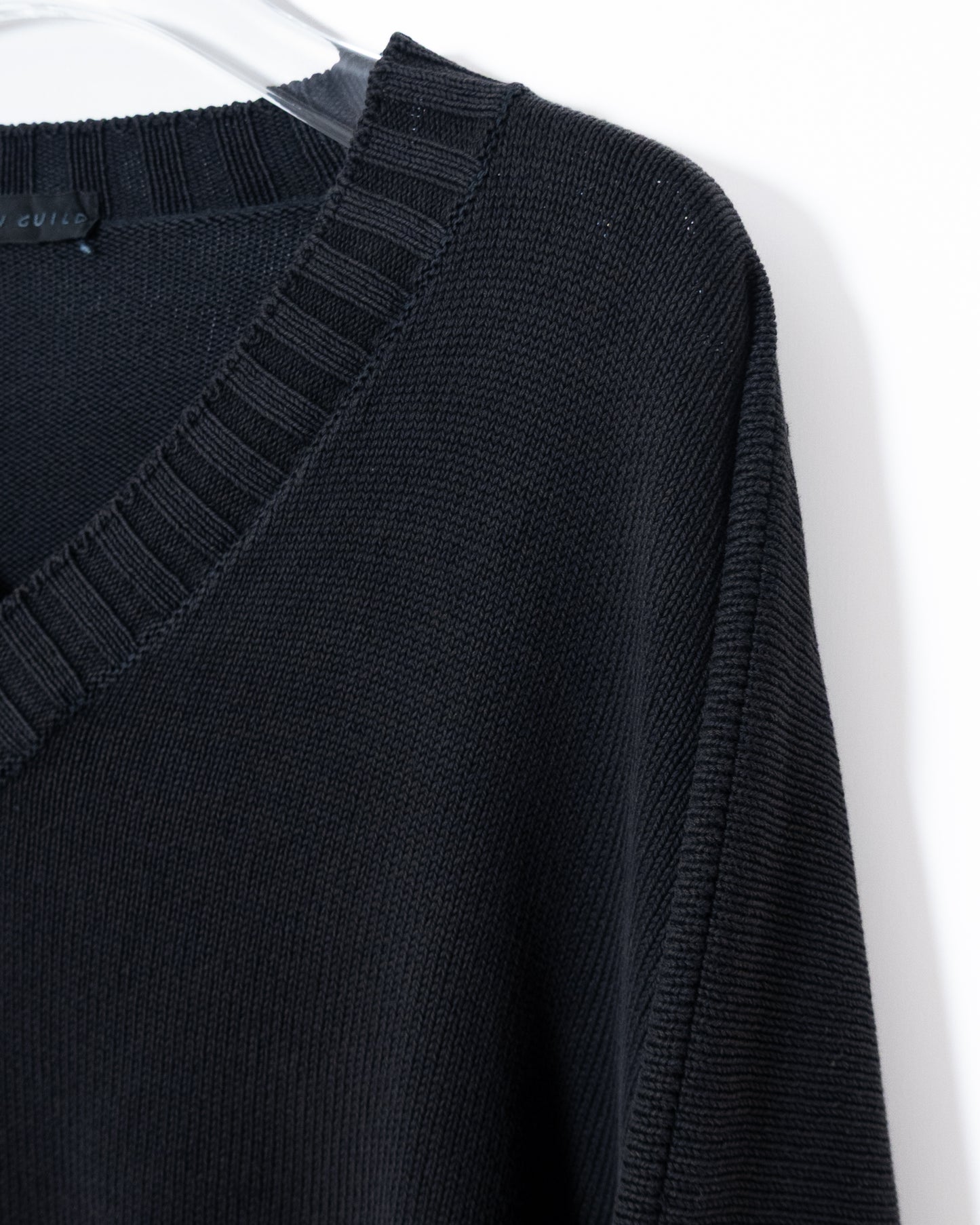 "SHIRIN GUILD" extra wide silhouette cotton silk v-neck knit sweater