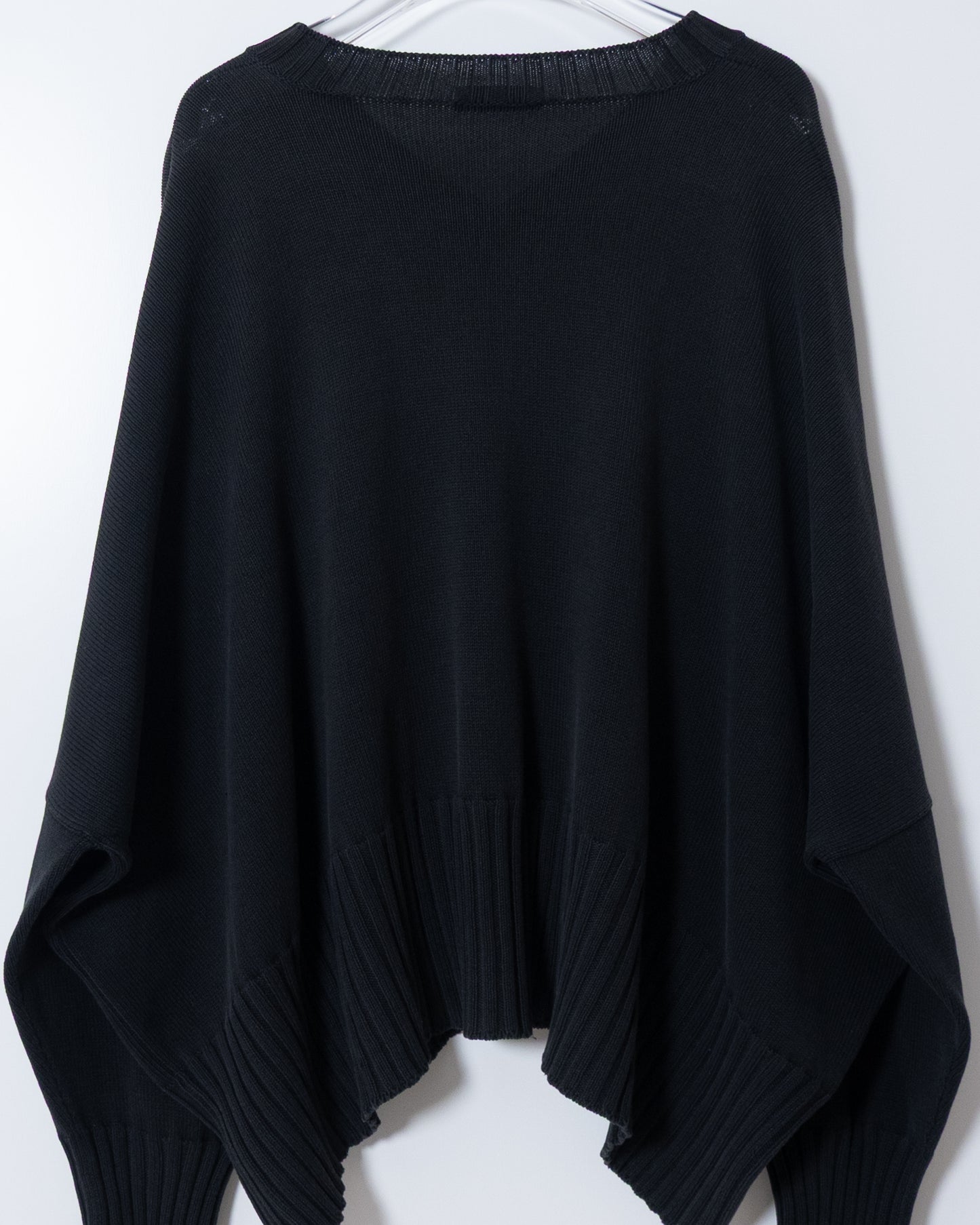 "SHIRIN GUILD" extra wide silhouette cotton silk v-neck knit sweater